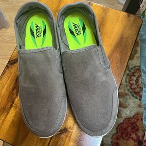 Sketchers Men's GOGA MAX Sz 12 Slip On Shoes Pristine Condition
